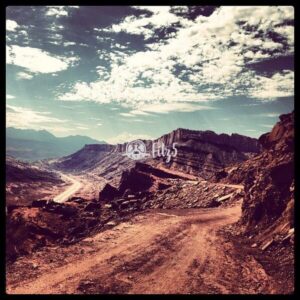 Photo – Canyonlands Utah Jeep Trail – Shafer Trail - Fitz 5 on the go